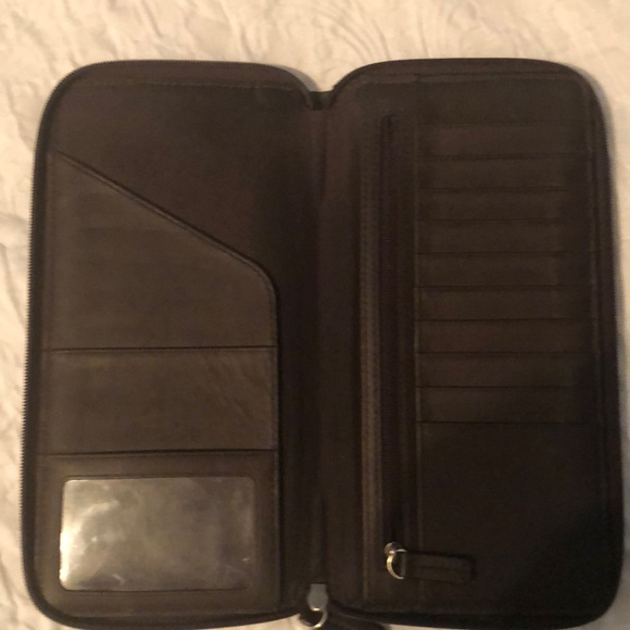 Coach zip around travel wallet - Picture 3 of 3